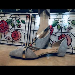 🧚🏼‍♀️MINT NEW gray suede flats🧚🏼‍♀️